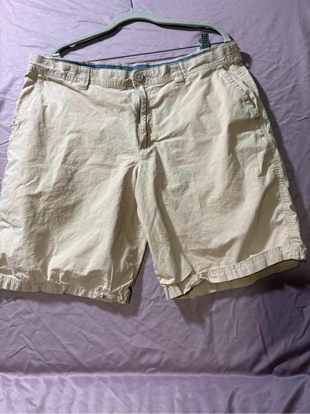 Columbia Men's Cream Flat Front Chino Shorts